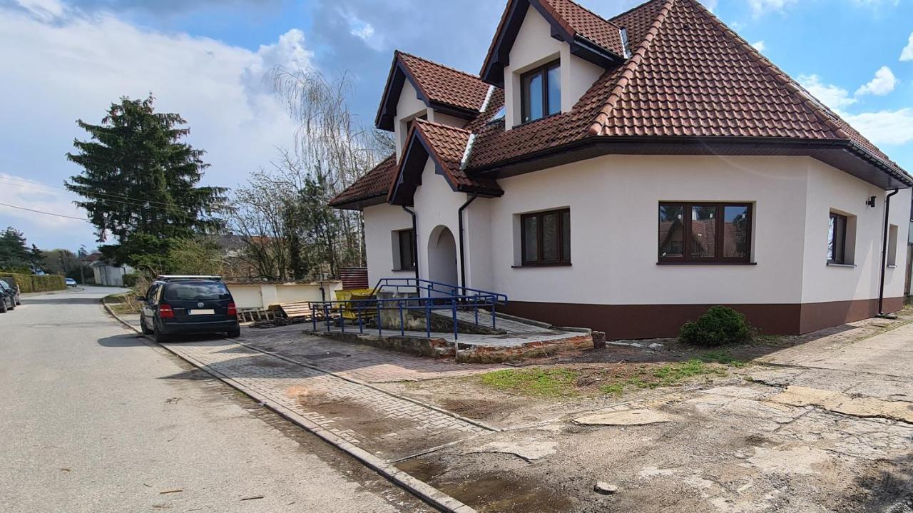 W20 Hostel Goledzinow Экстерьер фото