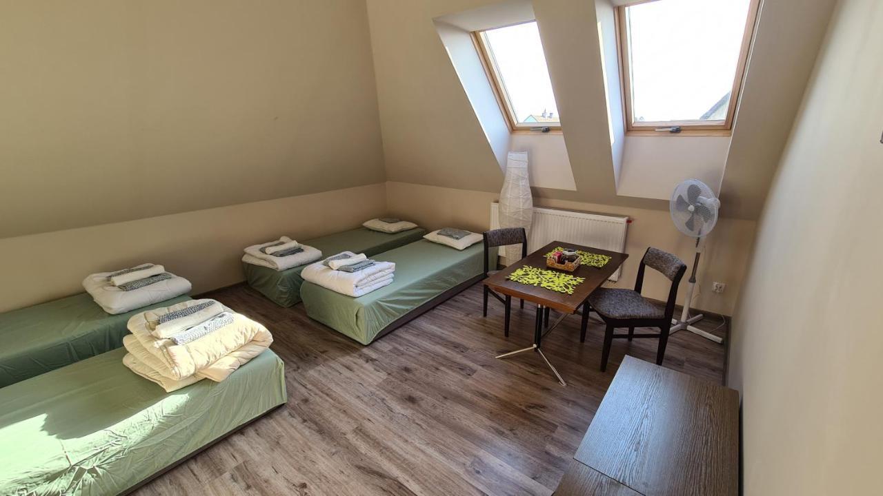 W20 Hostel Goledzinow Экстерьер фото