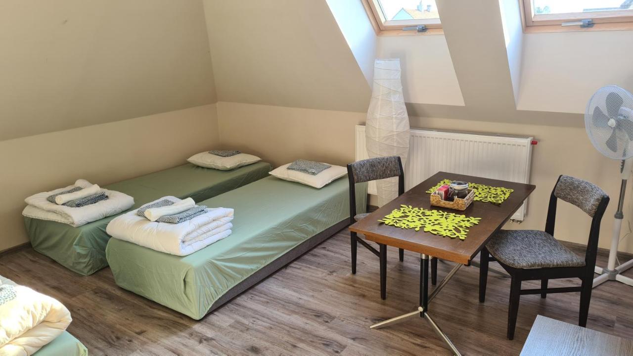 W20 Hostel Goledzinow Экстерьер фото